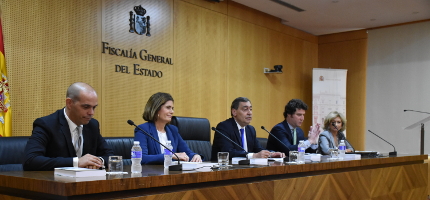 La sede de la Fiscalía General del Estado acoge la presentación de la obra póstuma de José Manuel Maza