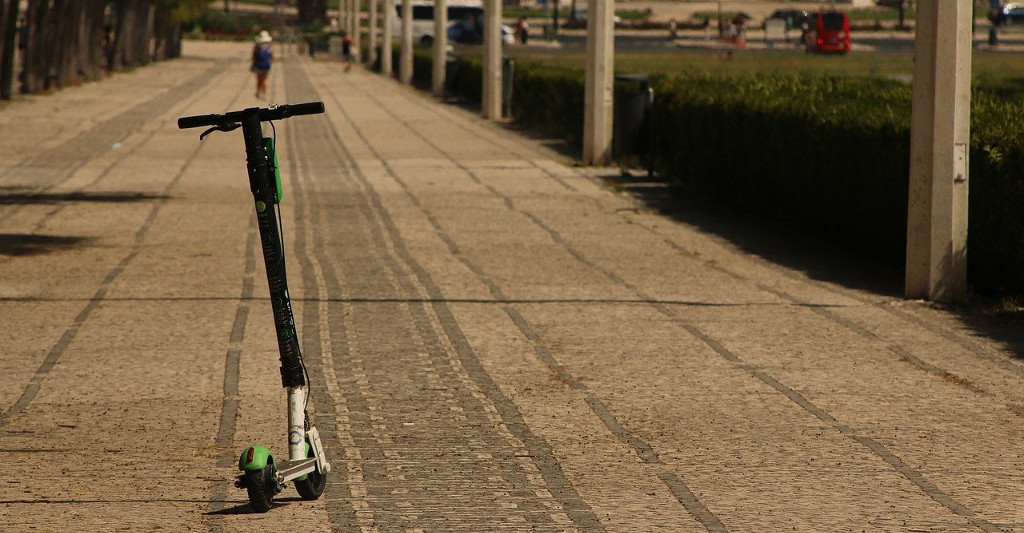 Nuevos límites en ciudades y sin patinetes en las aceras: los cambios en la normativa de tráfico