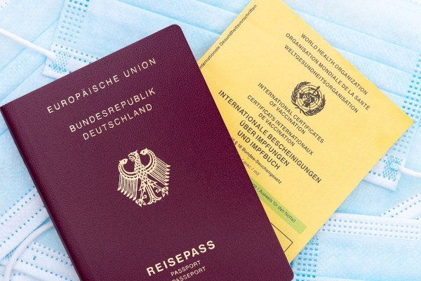 La UE propone un certificado digital verde como pasaporte covid