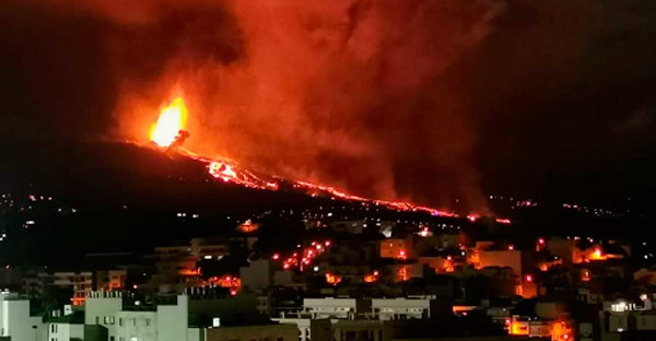 Los Registradores se ponen a disposición de los ciudadanos afectados por el volcán de La Palma 