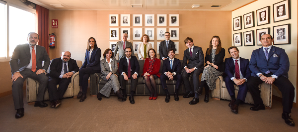 La nueva Junta de Gobierno del Colegio de Registradores de España toma posesión con María Emilia Adán como decana