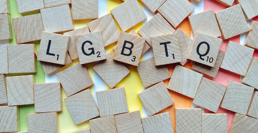 Orgullo y prejuicio en el acceso a la justicia de las personas LGTBI+