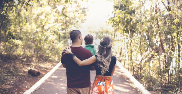 Cómo declaran en IRPF los padres sin vínculo matrimonial que conviven con hijos biológicos y menores en acogimiento temporal