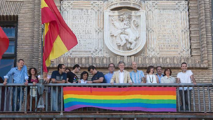 El Supremo respalda colocar la bandera LGTBI en edificios públicos durante el Día del Orgullo por no ser un símbolo partidista