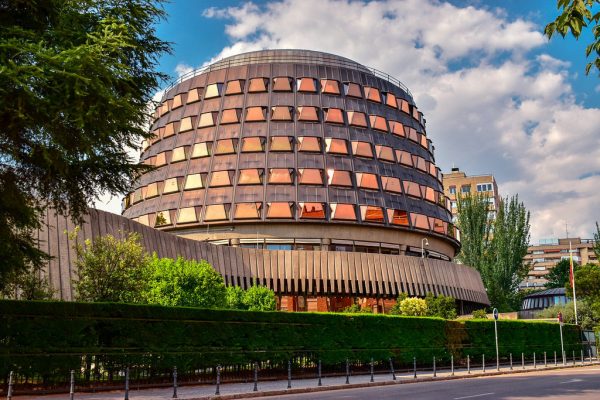 Los reproches entre el Constitucional y el Supremo se recrudecen en la fase final de la amnistía: de excederse a «injerencia»