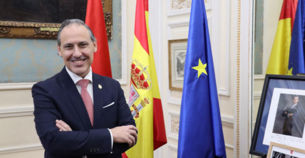 Eugenio Ribón distinguido con el premio «Jurista del año» de la Asociación de Juristas y Profesionales del Derecho San Raimundo de Peñafort Eugenio Ribón distinguido con el premio «Jurista del año» de la Asociación de Juristas y Profesionales del Derecho San Raimundo de Peñafort